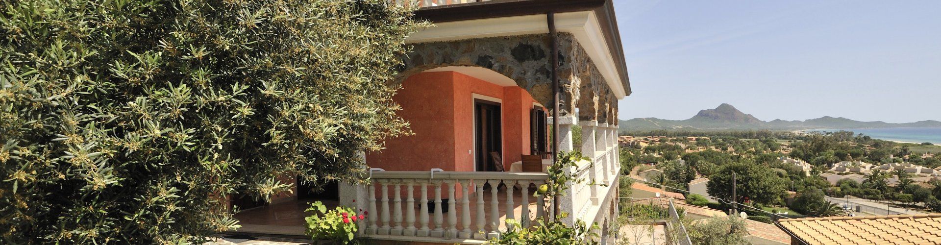 Apartment Castededdu 2 | La casa con il giardino privato La casa con giardino