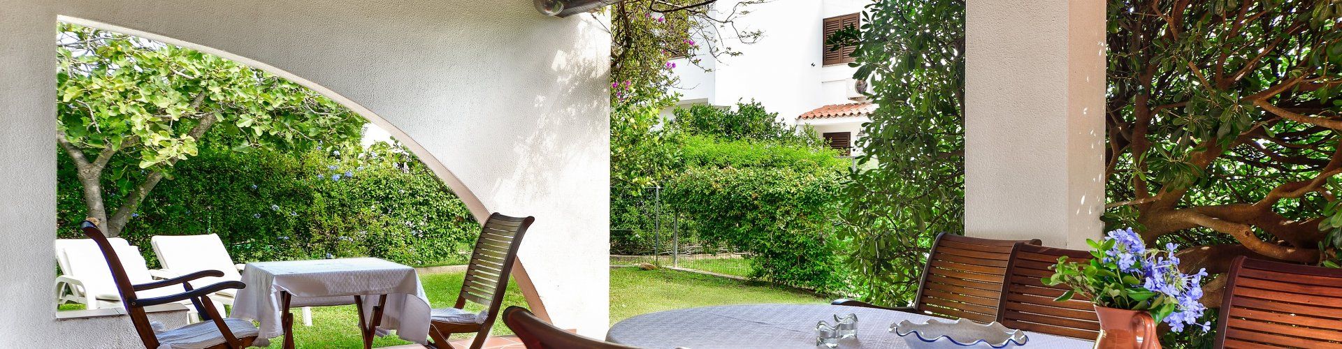 Villa Vela | Terrazza spaziosa con tavolo per mangiare all'aperto Terrazza