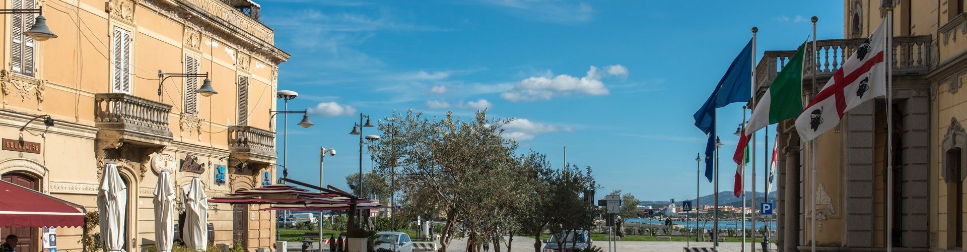 Scorcio del Corso Umberto I e il porto di Olbia