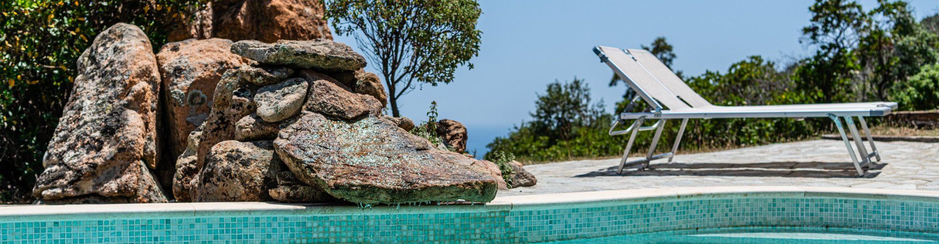 Villa Aquila Alta | Piscina privata con lettini sdraio New Picture