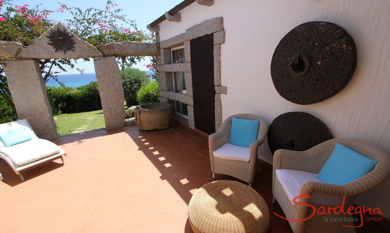 Sant Elmo | Terrazza privata con mobili esterni e vista mare per rilassarsi e stare in pace Terrazza con mobili esterno, Casa 8, Sant Elmo
