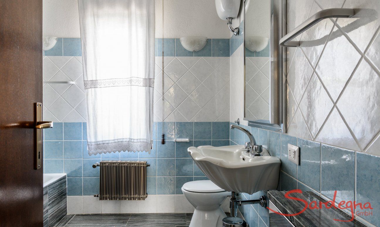 Villa Palme | Bagno 1 con doccia e vasca Villa Palme, Costa Rei