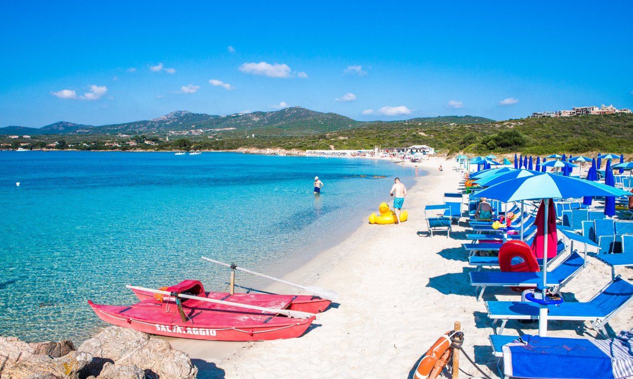 Golfo Aranci baie meravigliose sulla penisola di Capo Figari sardegnavilla.it