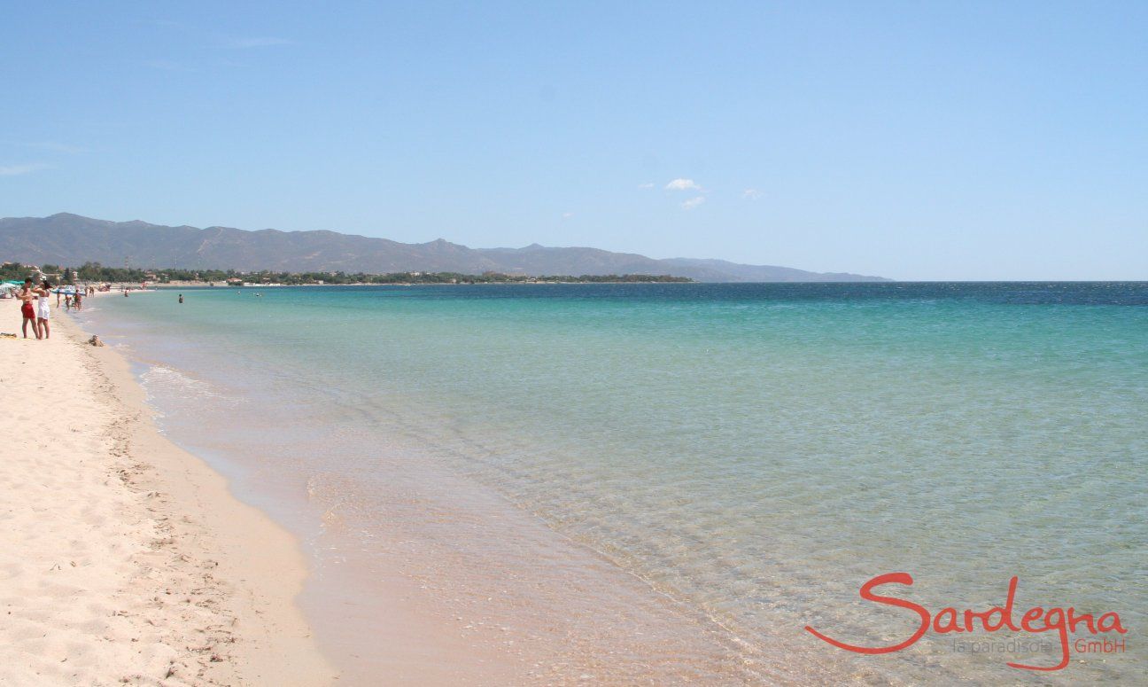 Poetto 9 km di spiaggia di sabbia bianca attaccato a Cagliari