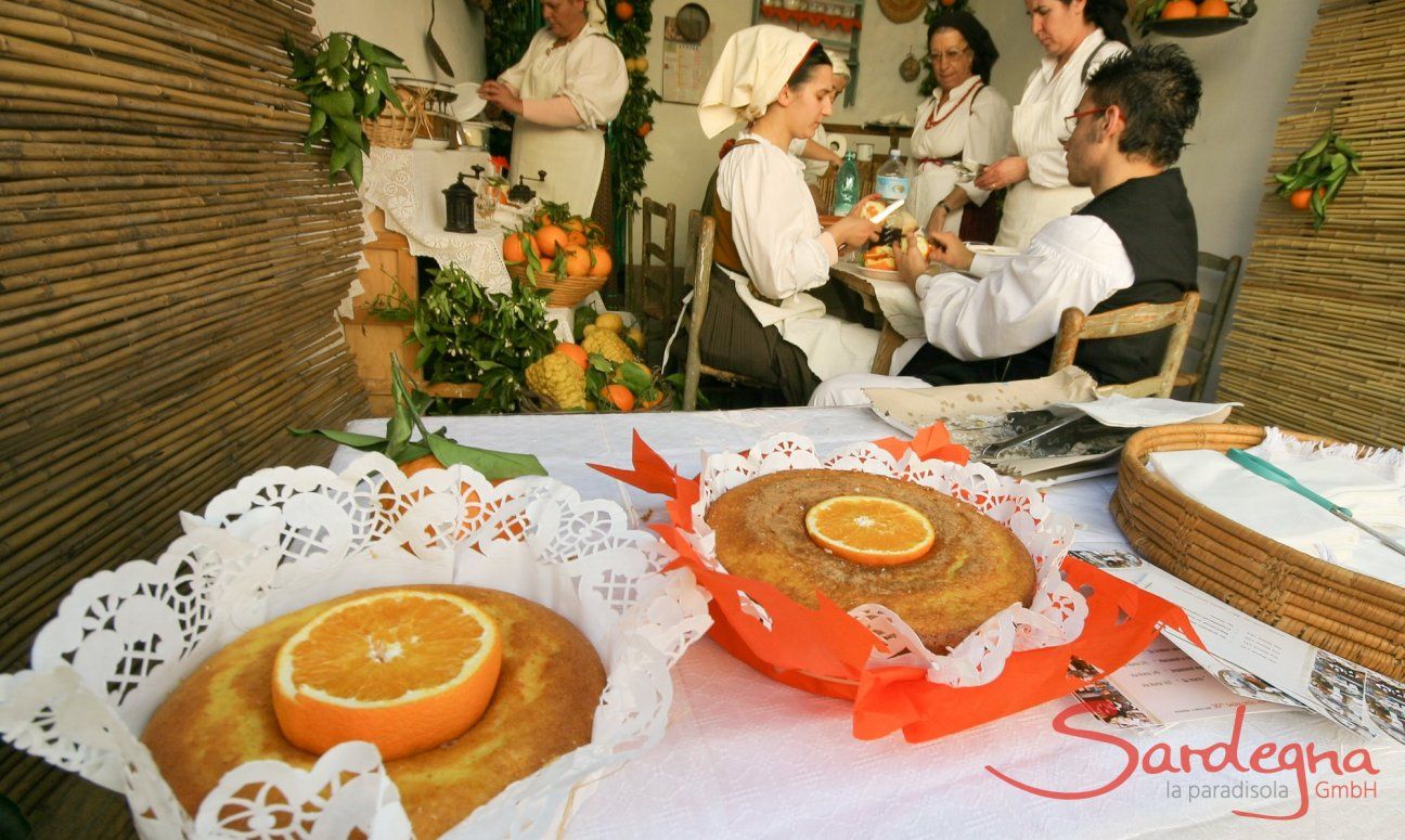 Torta all'arancio offerto durante la sagra delle arance