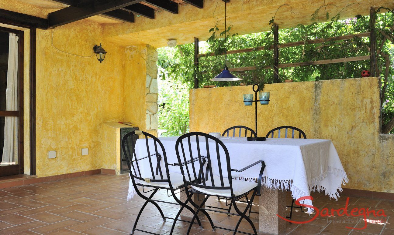 Casa Meloni 2 | La terrazza fotografata con vista sull'entrata Terrazza