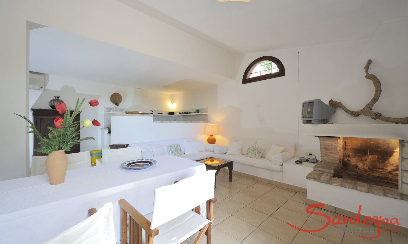 Villa Fiori 4 | Tavolo per mangiare, salotto e cucina Pranzo