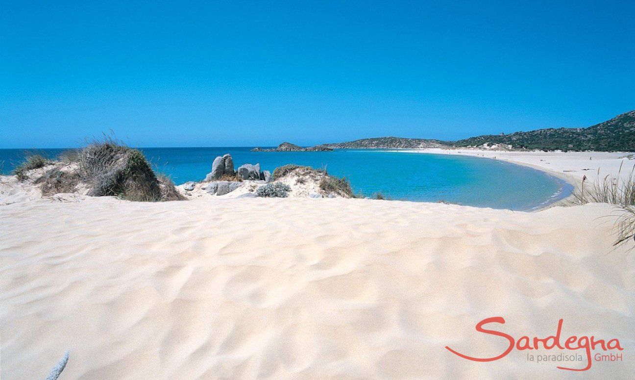Villa Aquila Alta | Chia, a 16 km di distanza - acque blu intenso Spiaggia di Chia