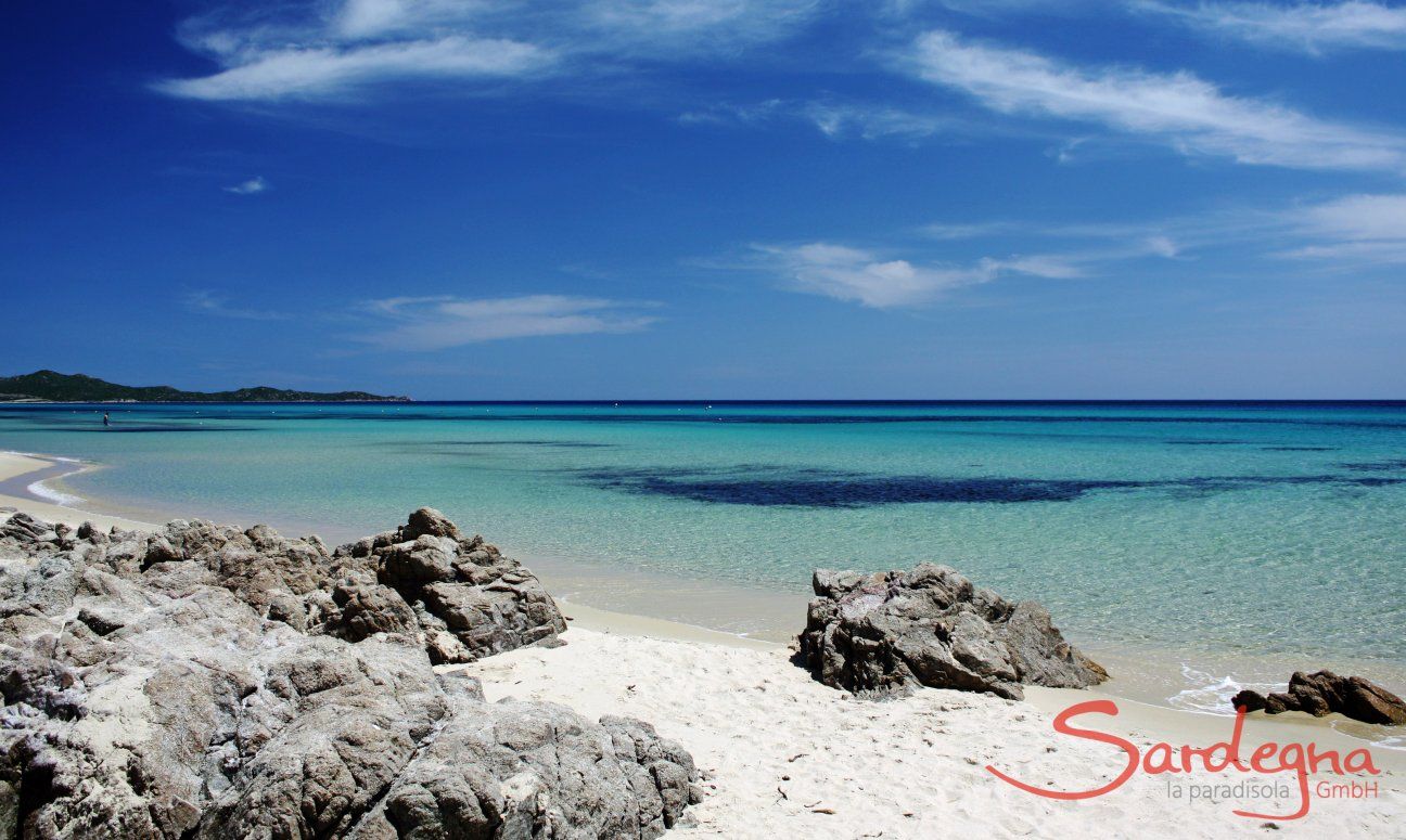 Rocde sulla spiaggia di Costa Rei