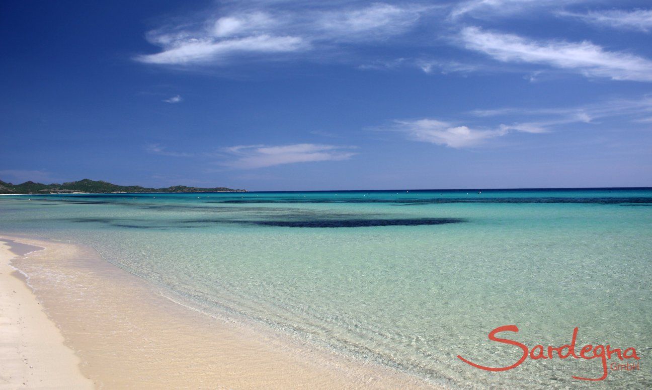 Acqua limpida sulla spiaggia di Costa Rei