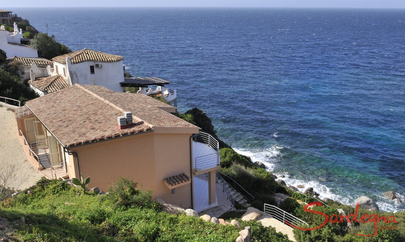 Apartment Azzurra | Vista sulla casa e sul mare Vista sulla casa e sul mare