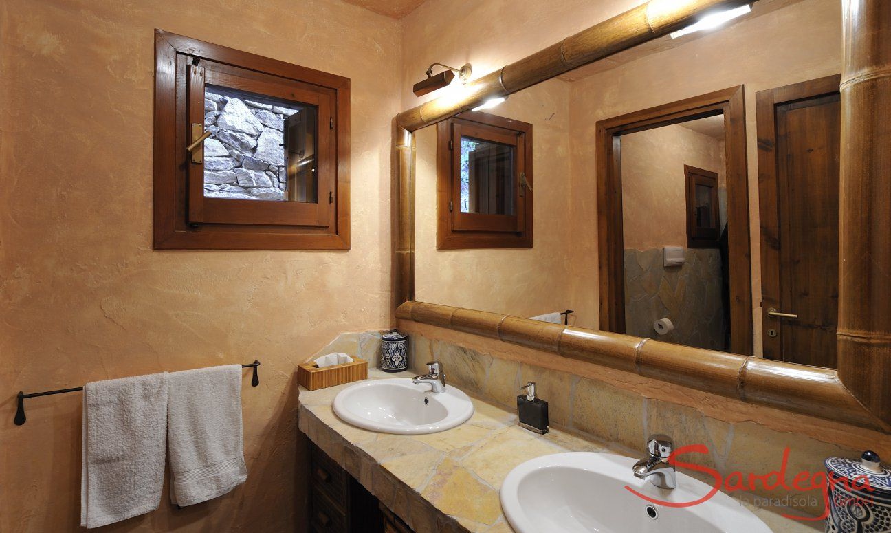 Apartment Country Club 1 | Bagno con doppia lavandino e doccia Bagno