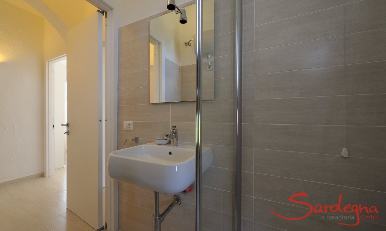 Villa ToreMari | Bagno 1 con doccia Bagno