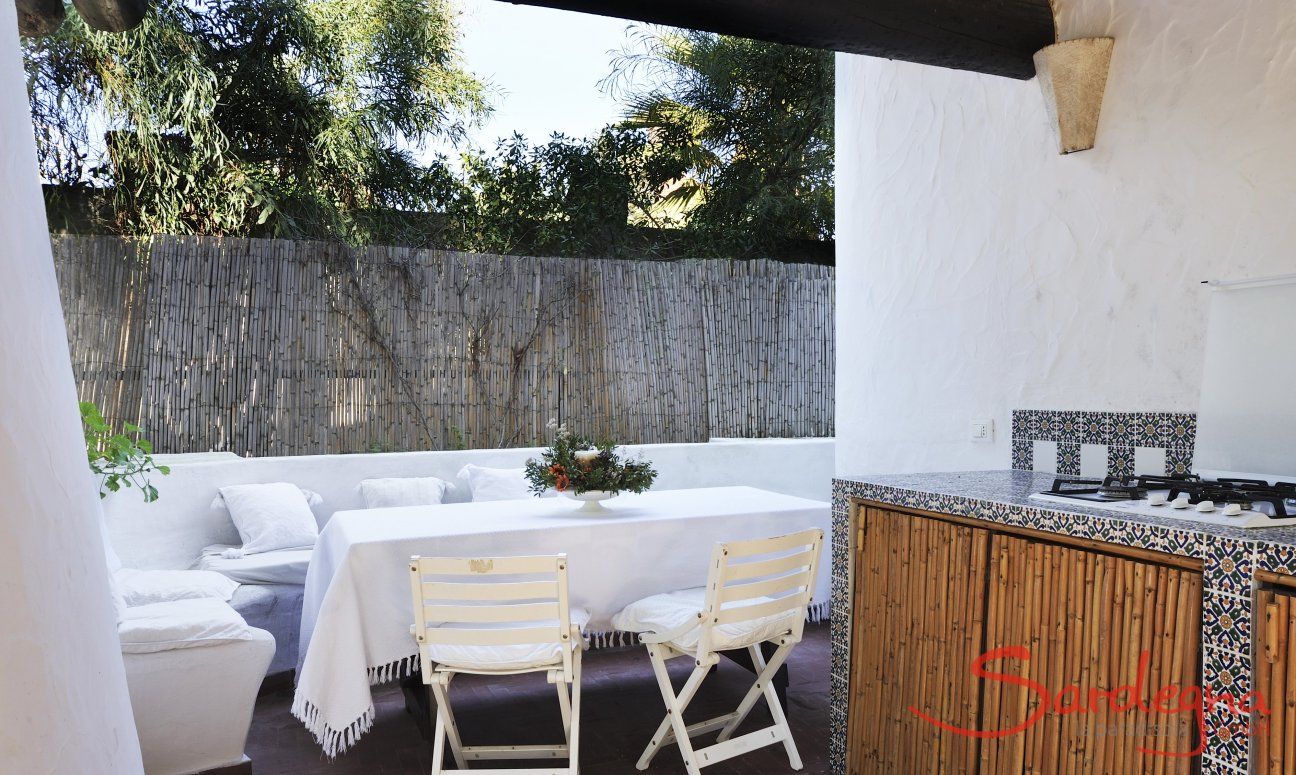 Villa Su Faru 1 | Pianterreno pranzo e cucina esterna Pianterreno pranzo e cucina esterna