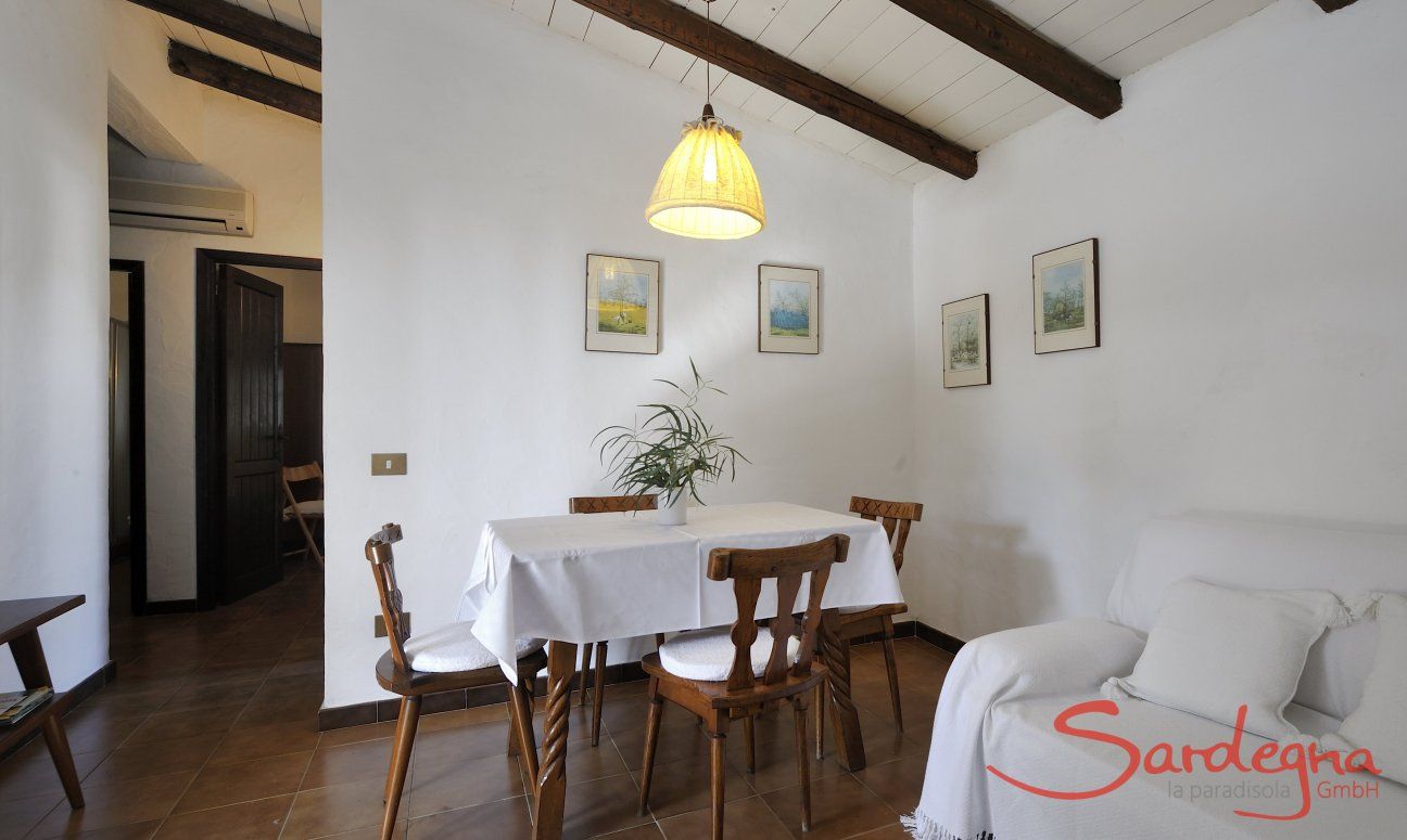 Su Faru 4 | Salotto con divano e tavolo salotto