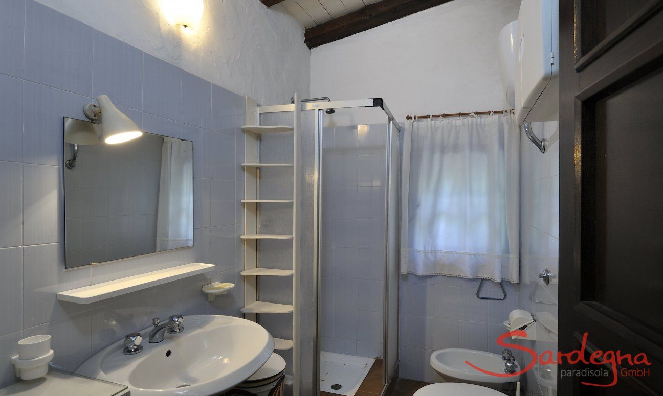 Su Faru 4 | Bagno con doccia Bagno