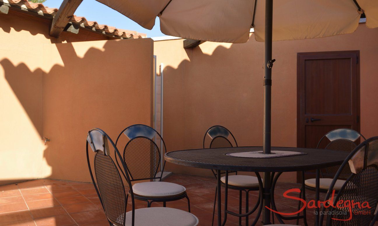 Villa Golfo Aranci | Piccolo cortile privato Sardegna