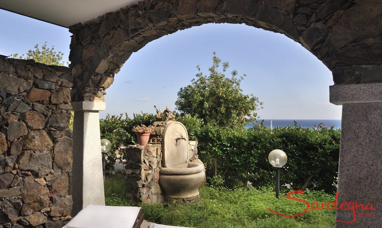 Apartment Castededdu 9 | Terrazza e giardino con vista mare Giardino