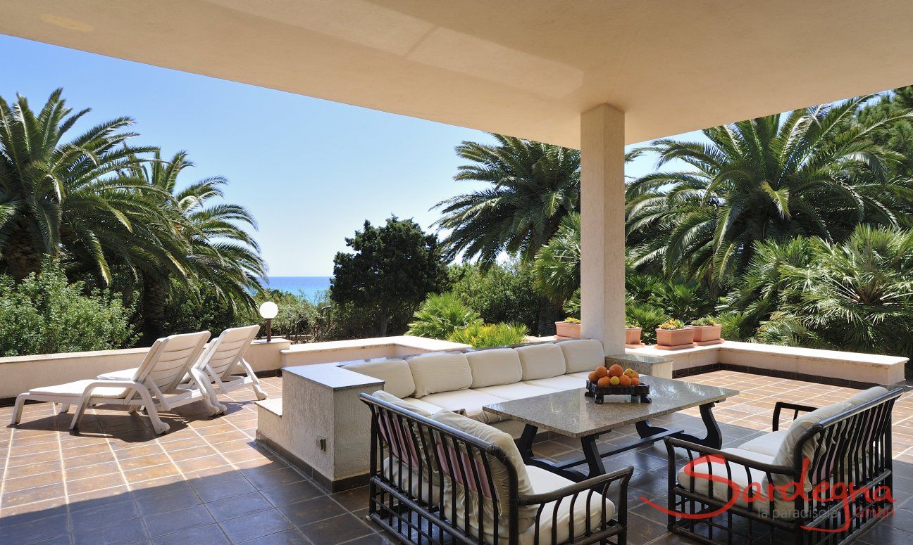 Villa Nautilus | Terrazza con grande divano e vista mare Terrazza