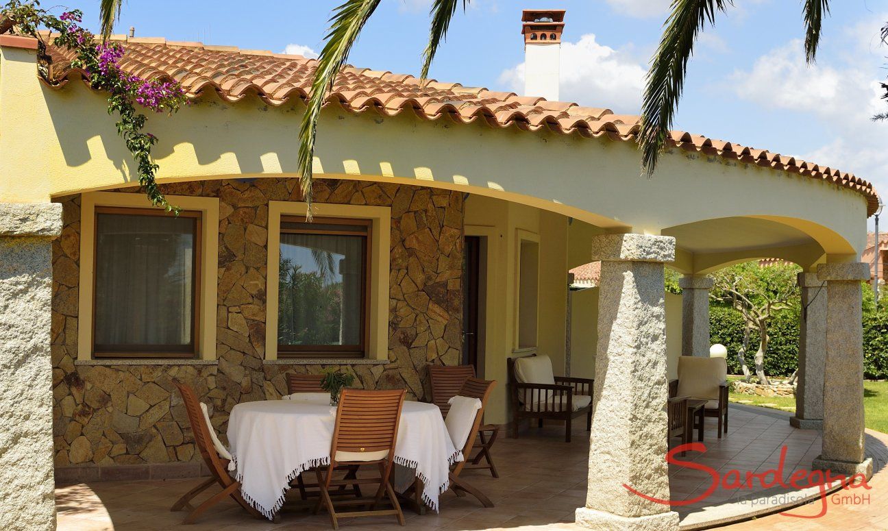 Villa Zoello 10 | Terrazza coperta con zona pranzo e relax Terrazza