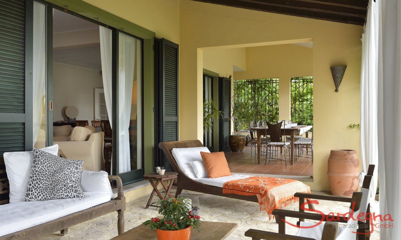 Villa Ulivi 12 | Salotto esterno Veranda