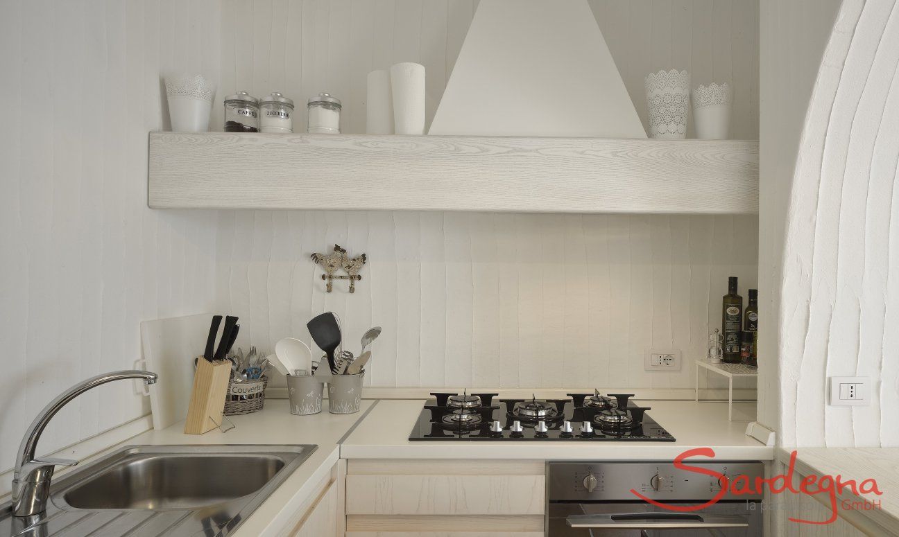 Li Conchi 11 | Cucina arredato con elettrodomestici Sardegna