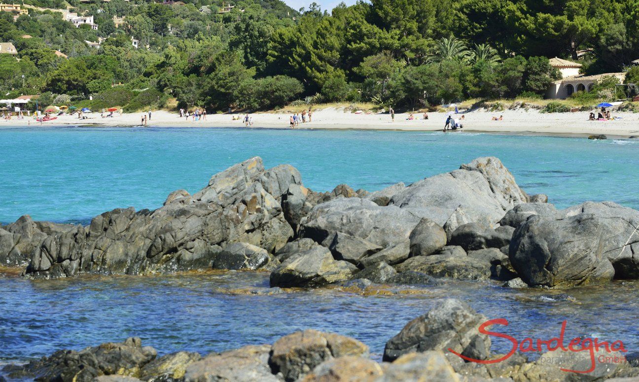 Torre delle Stelle - Rocce e spiaggia di sabbia