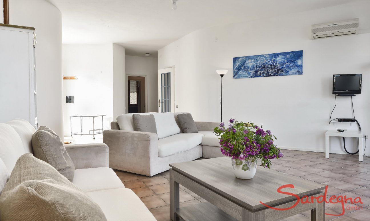 Villa Massidda | Salone spazioso e accesso alla zona notte Salone