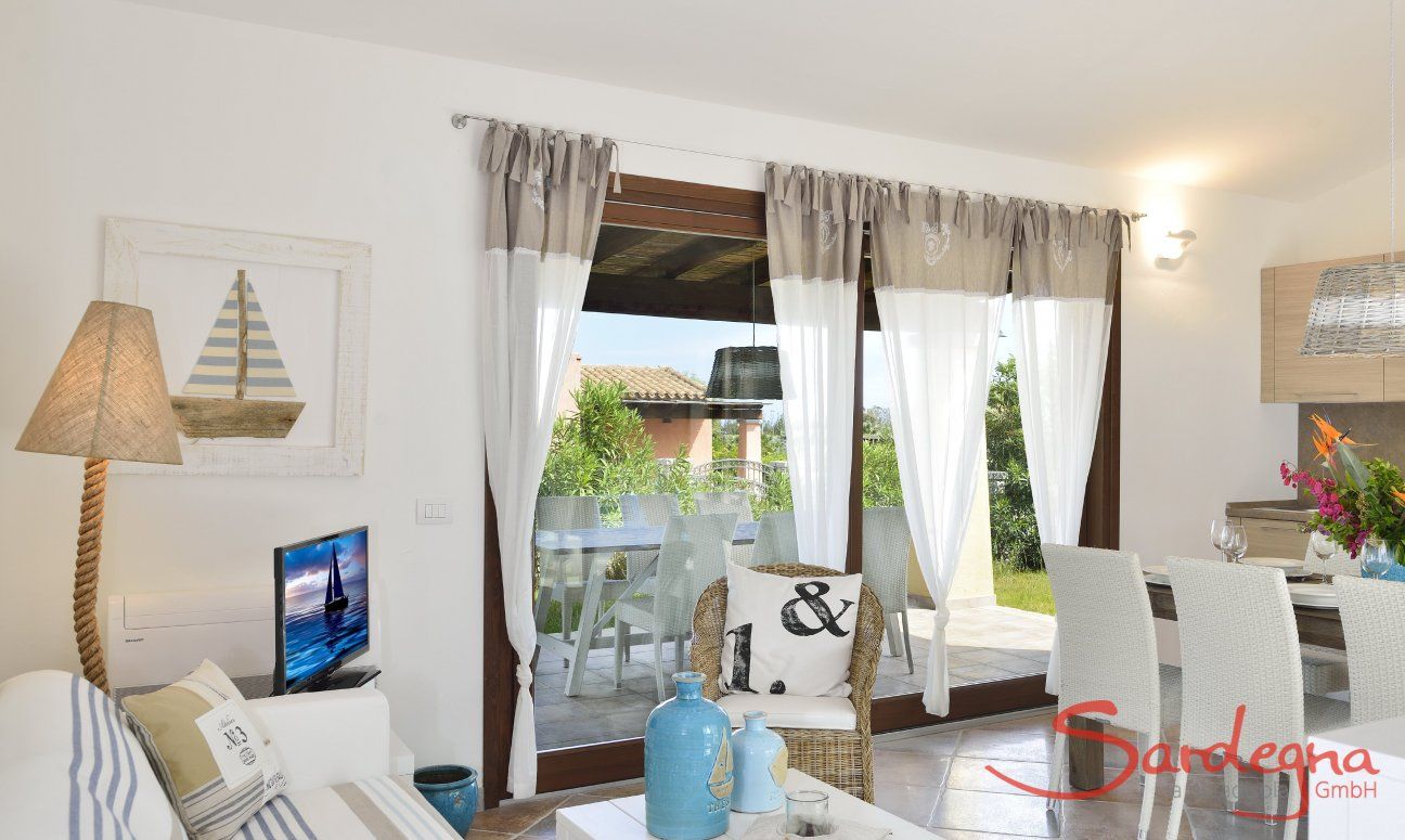 Villa Campidano 8 | Sala diviso in zona relax e zona cucina Salotto