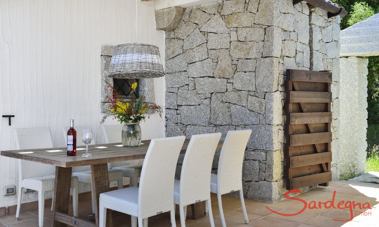 Li Conchi 1 | Terrazza coperta con tavolo per mangiare all'aria aperta Terrazza