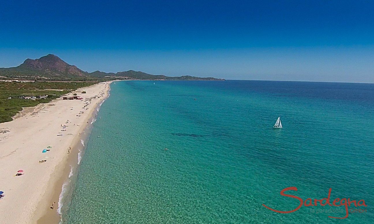 Spiaggia davanti Villaggio Rei Sole