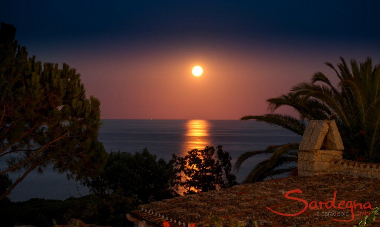 La luna sul mare di Sant Elmo