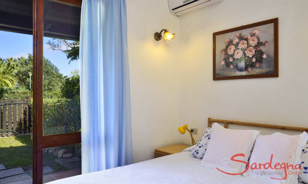 Villa Maria Lina | Camera 2 con letto matrimoniale e accesso alla terrazza Camera da letto