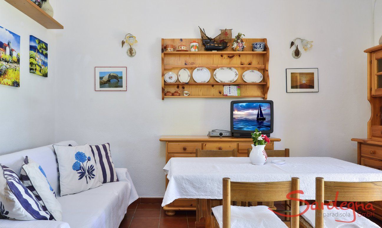Villa Maria Lina | Salotto con tavolo e divano salotto