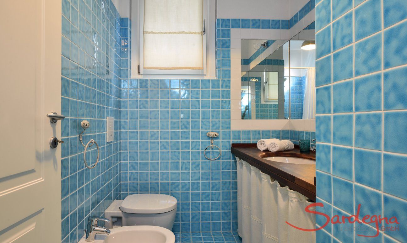 Li Conchi 9 | Ensuite Bagno della camera 1 Ensuite Bagno in celeste Li Conchi 9, Cala Sinzias