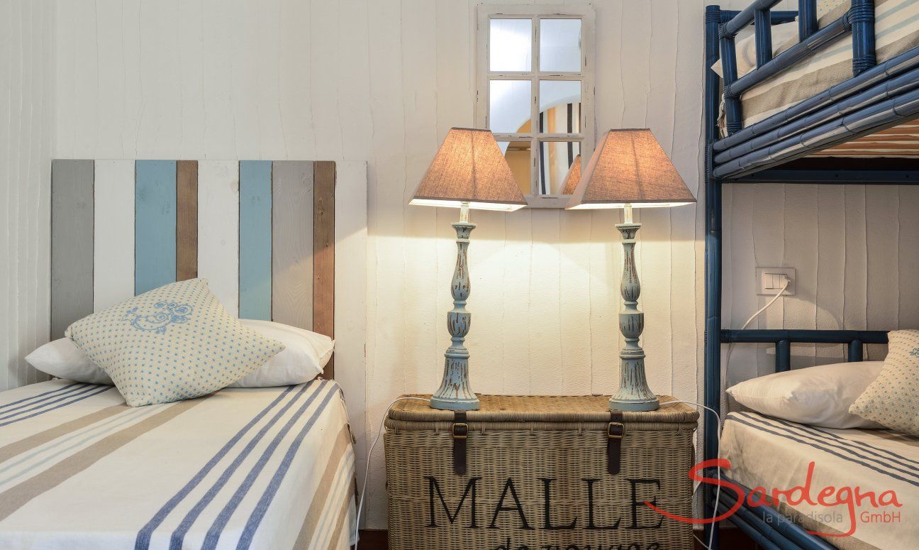 Li Conchi 9 | Camera 2 con letto a castello e letto singolo Cameretta con letto a castello e letto singolo Li Conchi 9, Cala Sinzias