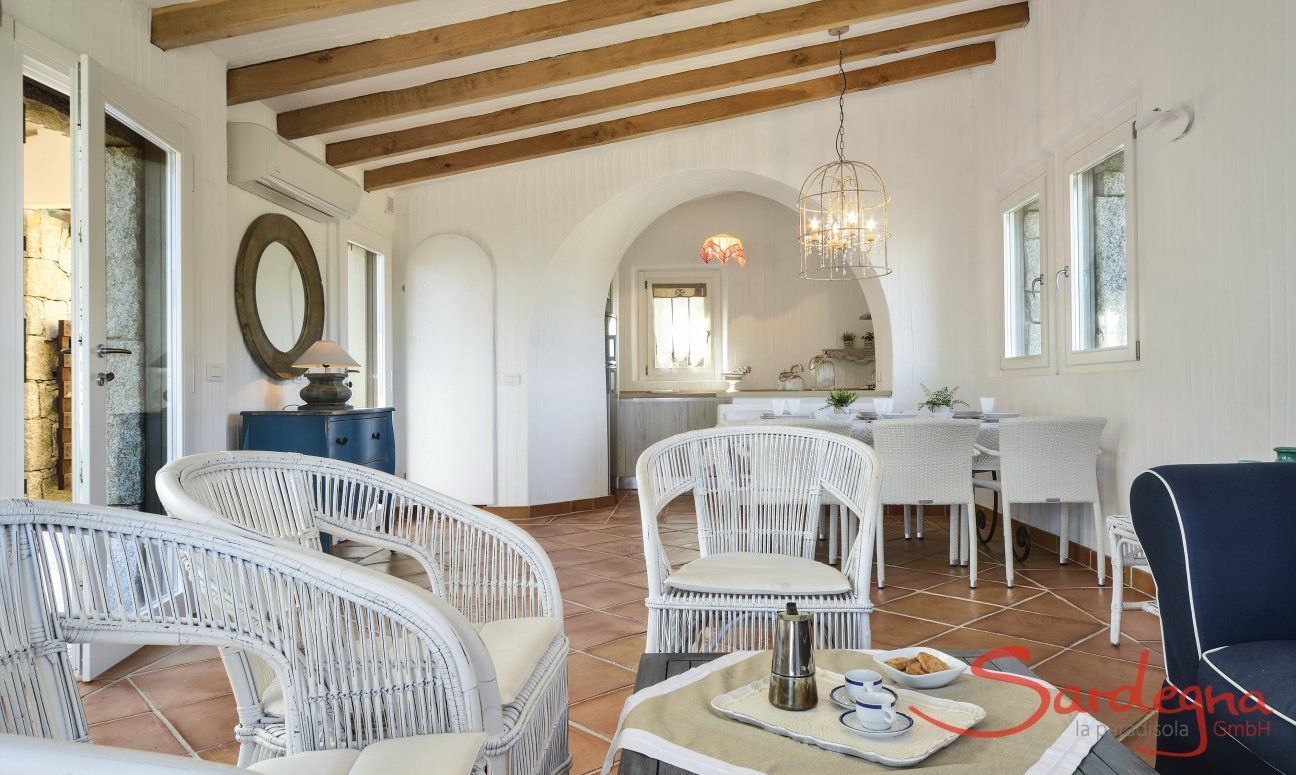 Li Conchi 2 | Soggiorno con angolo divano, zona pranzo e cucina Soggiorno