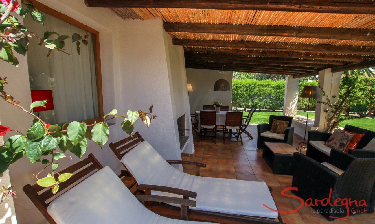 Villa Kika | Terrazza con lettin e divano Terrazza con lettin e divano