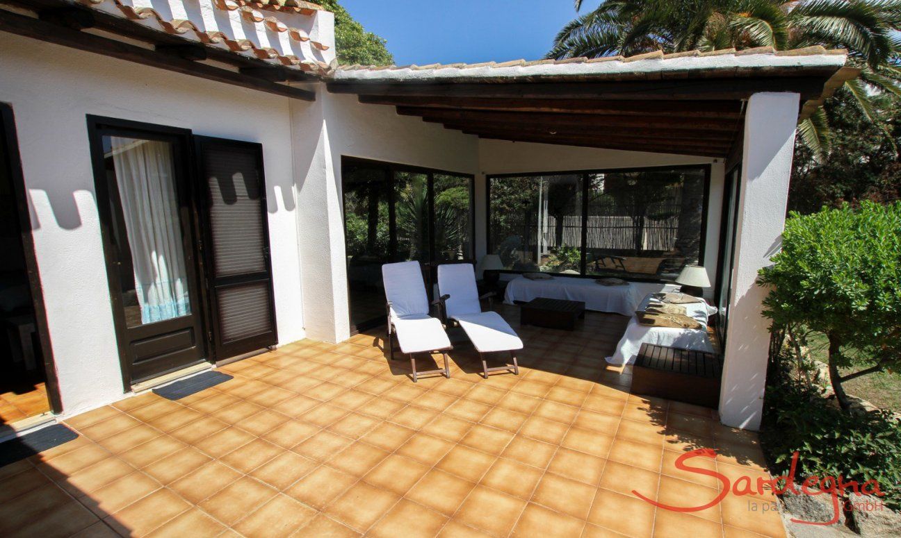 Villetta 12 | La terrazza semi coperta diventa un secondo salotto Terrazza