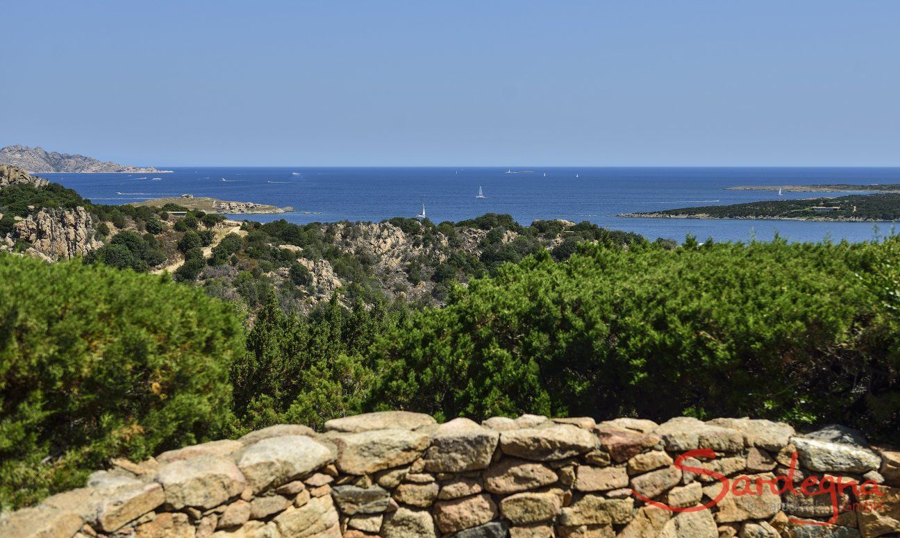 Villa Domus 9d | Vista dal giardino sulla costa Vista