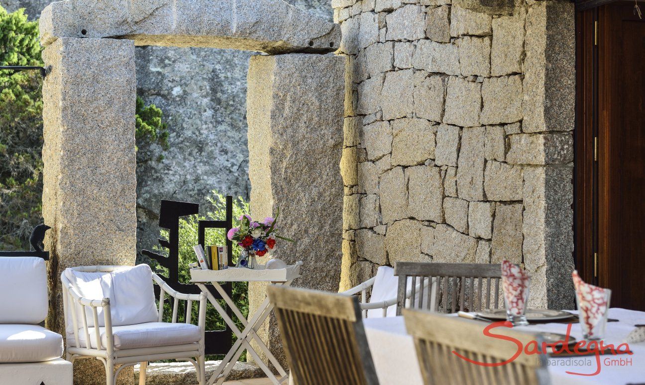 Penthouse Domus 16 | Arco in granito Arco in granito
