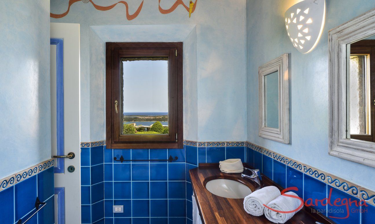Penthouse Domus 16 | Bagno 2 con doccia e doppio lavandino Bagno