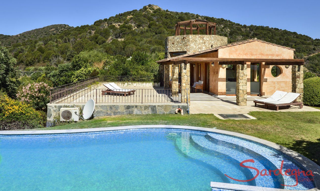 Villa Torretta Chia | Piscina privata e villa singola con grande terrazza panoramica Piscina privata