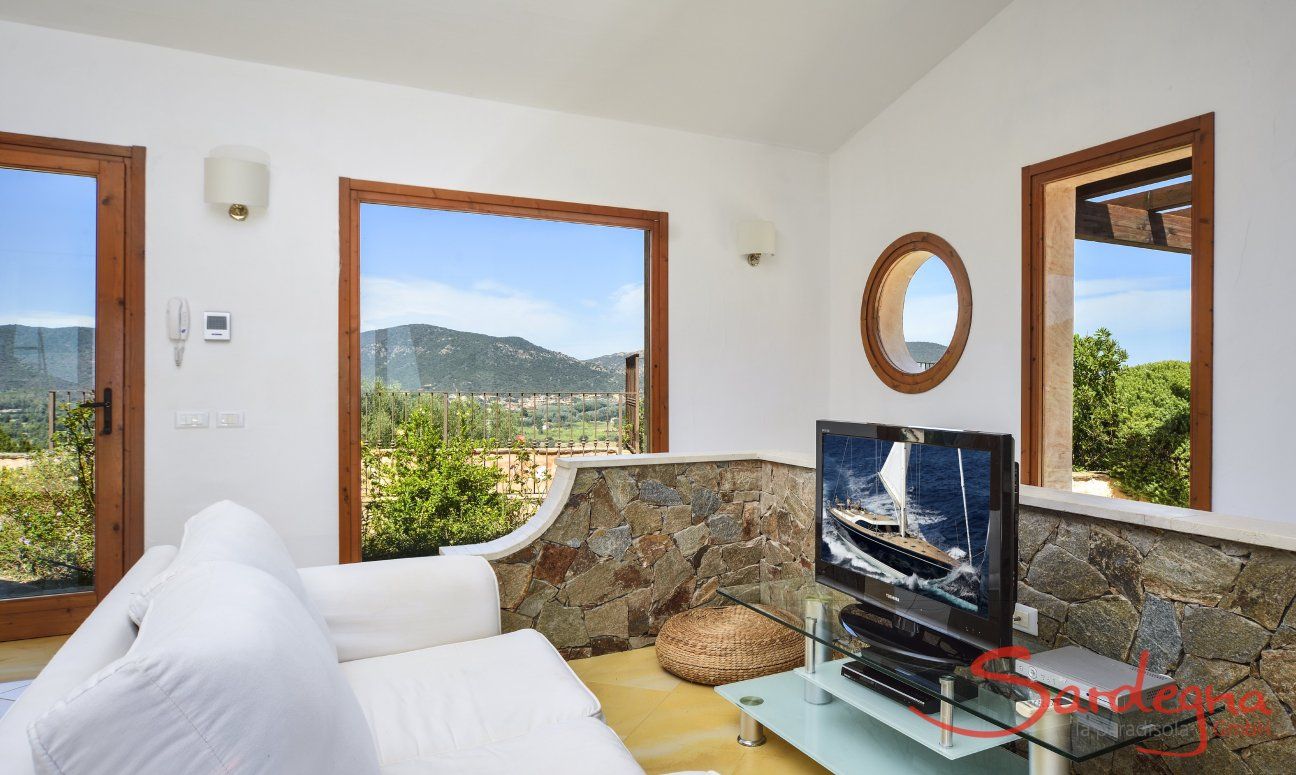 Villa Torretta Chia | Salotto con vista e TV Salotto con vista
