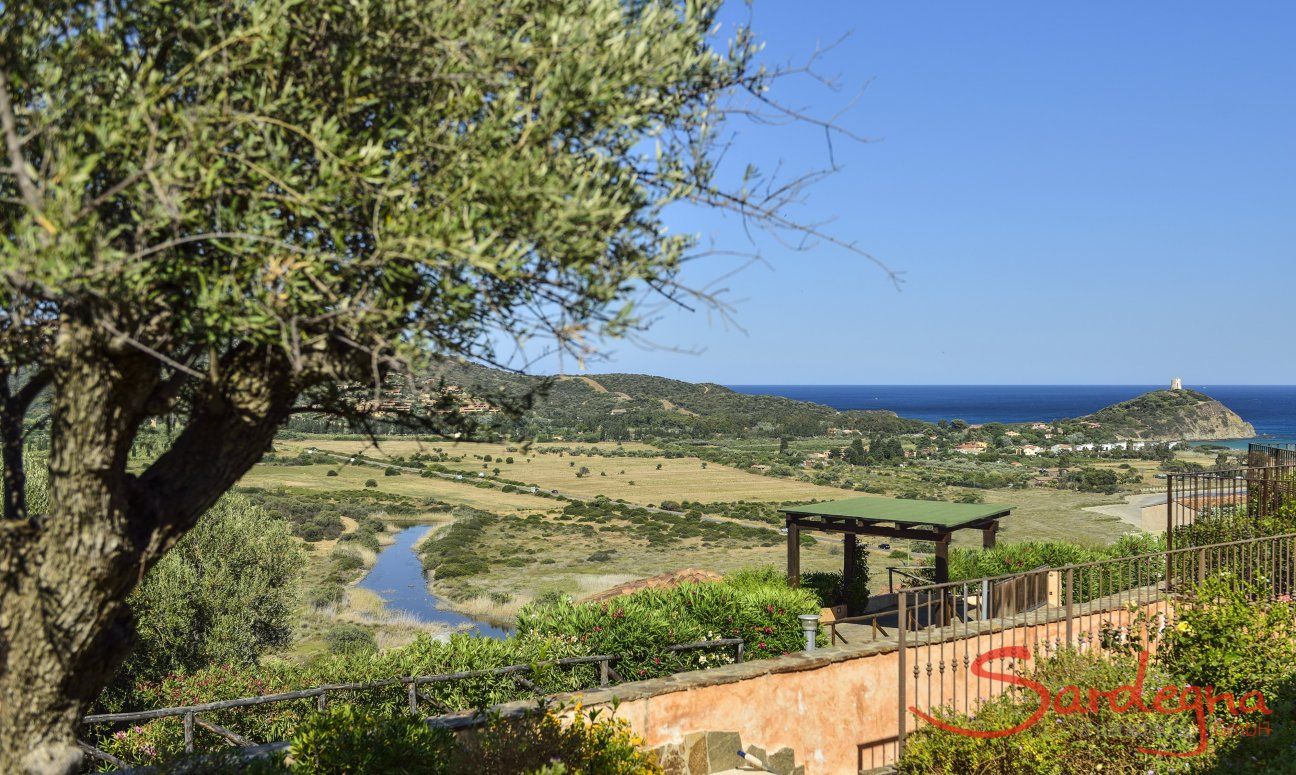 Villa Torretta Chia | Vista sulle campagne e il mare di Chia Vista mare