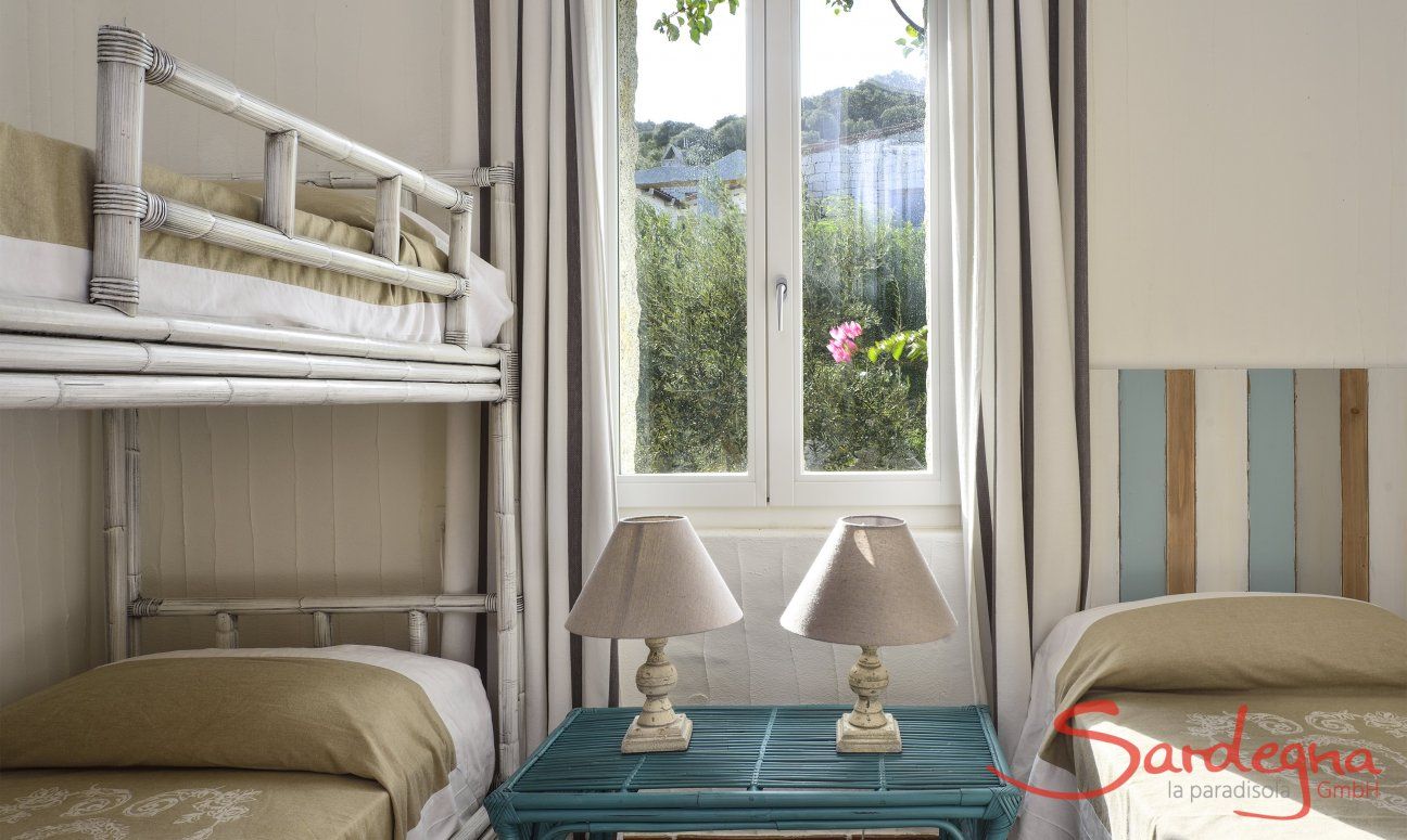 Li Conchi 37 | Camera 2 con un letto a castello e un letto singolo Camera da letto 2