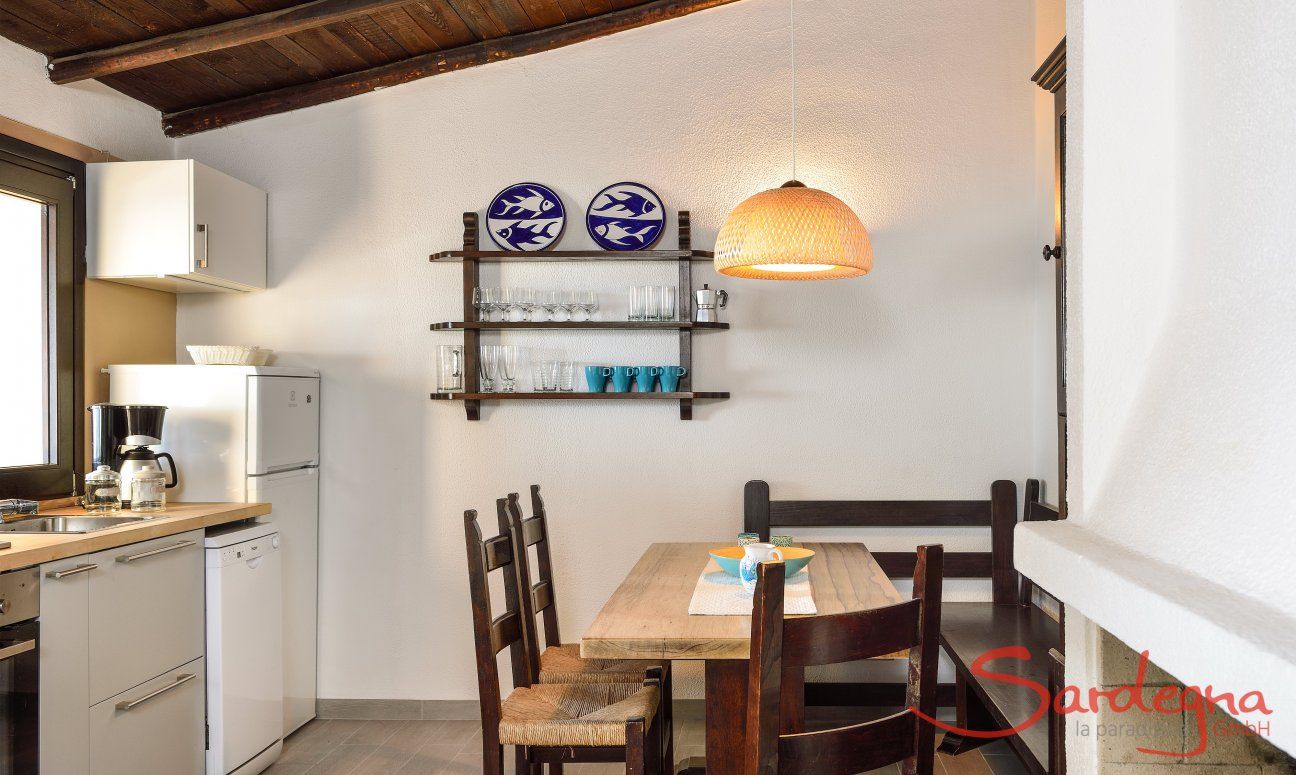 Apartment Nido 1 | Zona pranzo e camino After Restauration 2017