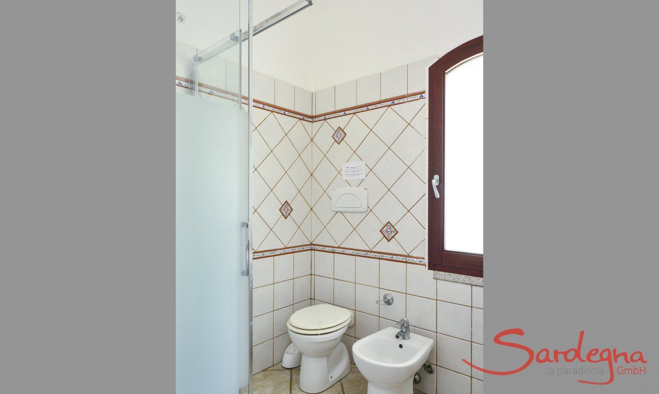 Villa Le Ginestre 1 | Bagno 1 con doccia al pianterreno Bagno 1 con doccia al pianterreno