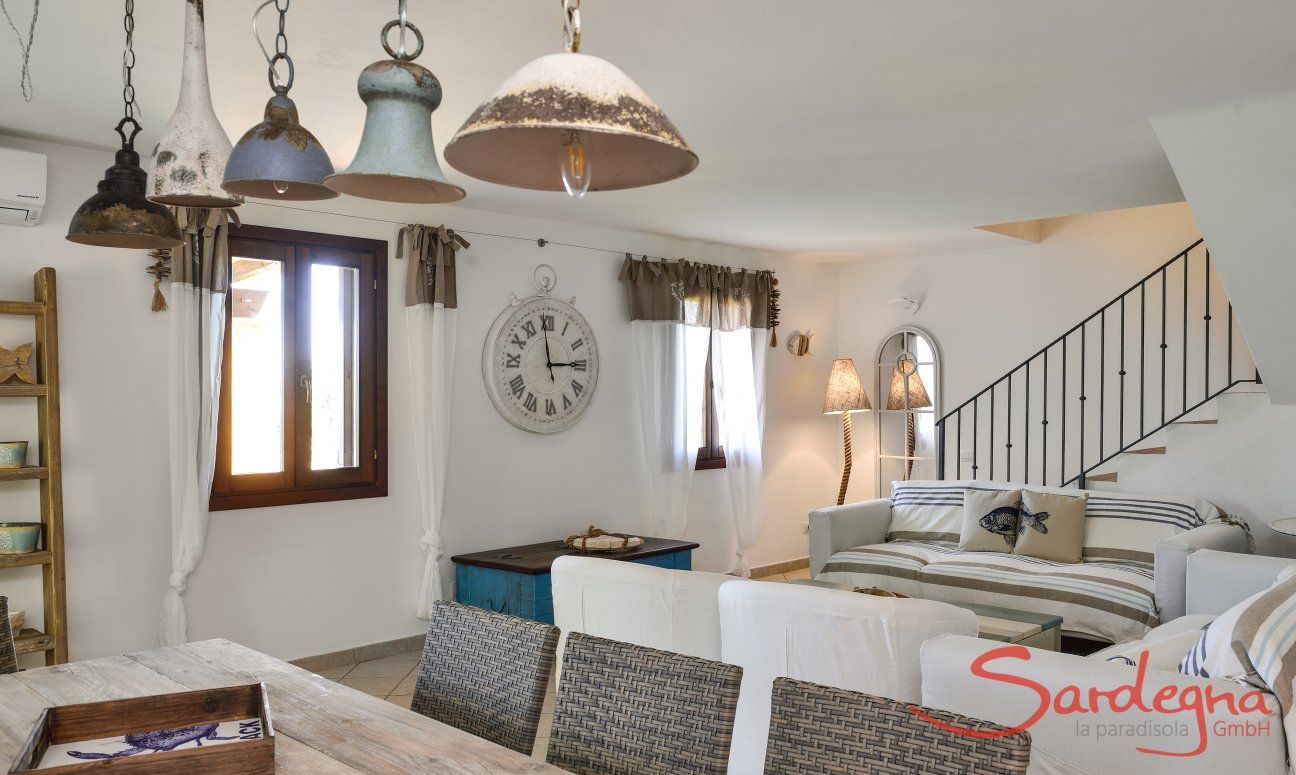 Apartment Orchidea-A | Grande salotto con tavolo Vista sul salotto dal tavolo