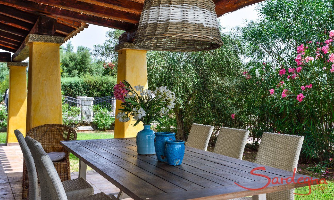 Villa Campidano 8 | Tavolo per mangiare all'aperto e con vista giardino Tavolo da pranzo all'aperto
